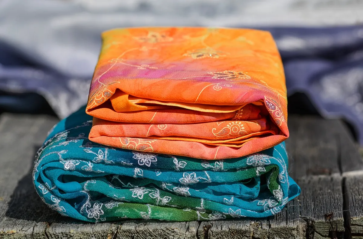 Floral motifs in textile design: a beginner's guide to repeat patterns